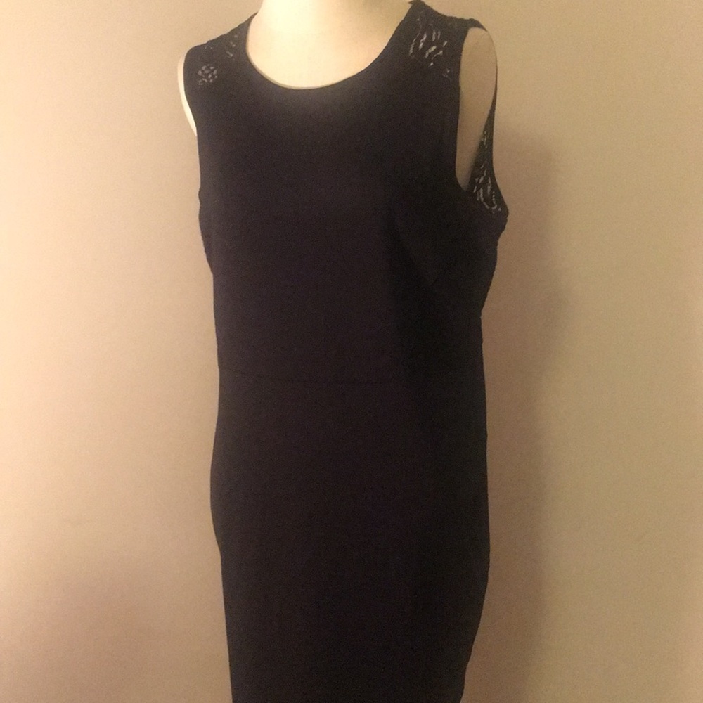 ❤️ NWOT lace back dress